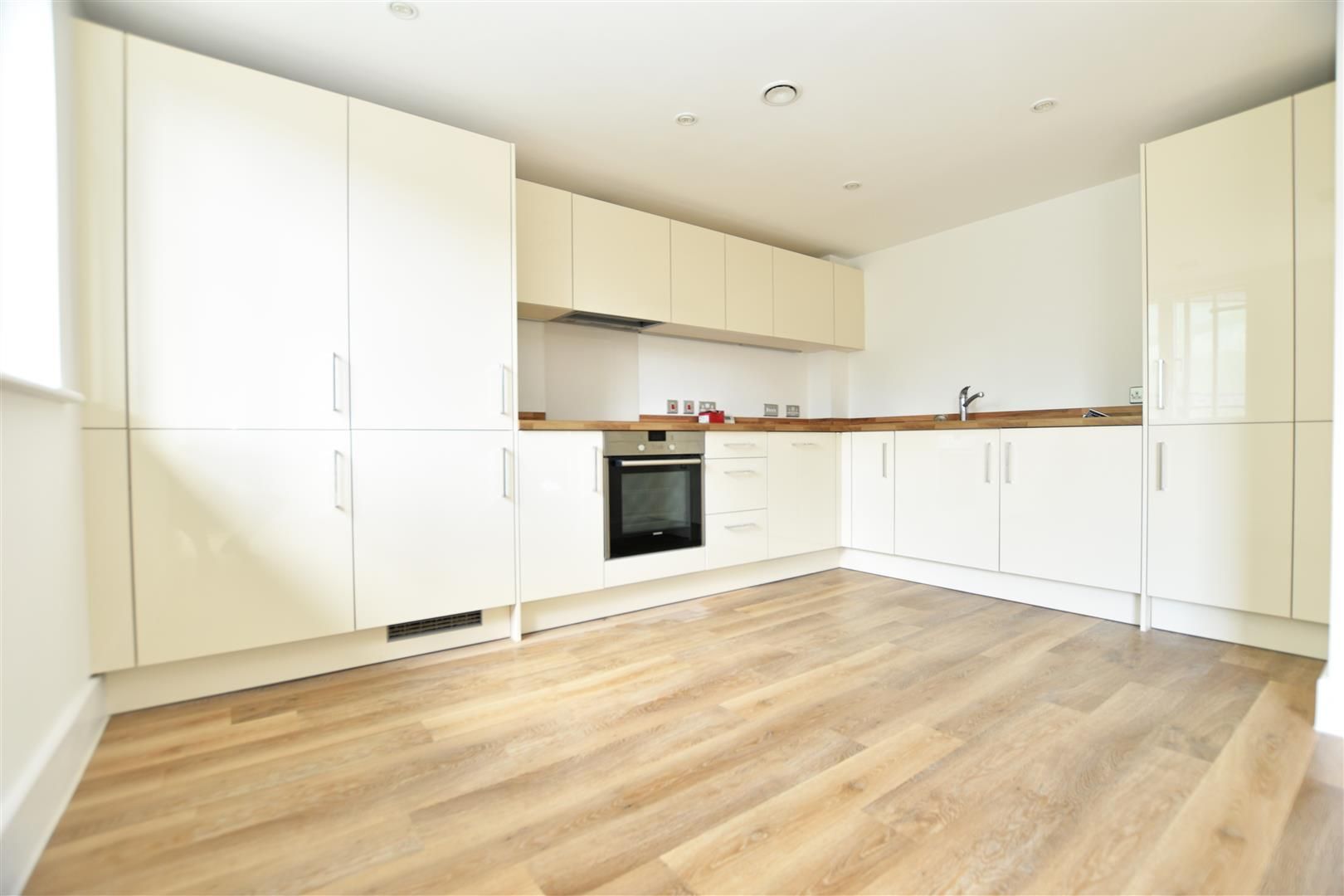 Banks House, Clifton Road, Isleworth TW7  