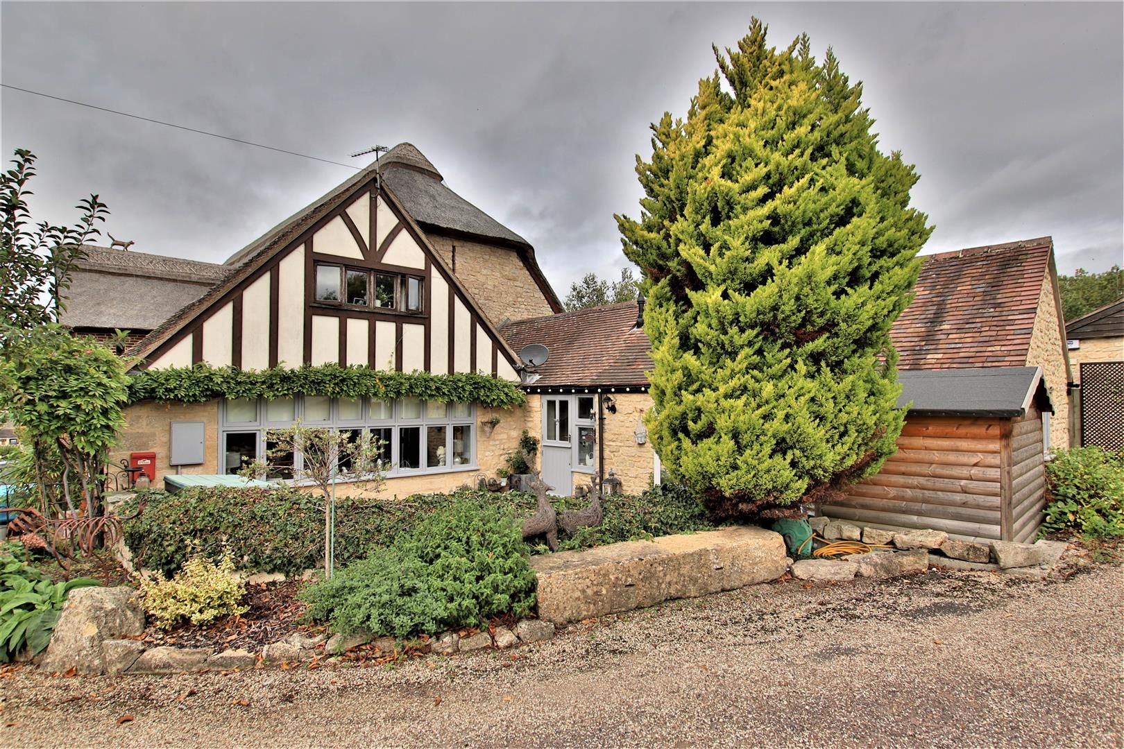 2 bed cottage for sale in Bredons Norton, Tewkesbury GL20 Zoopla