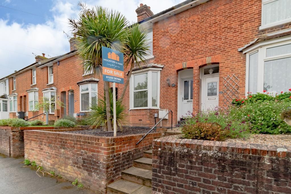 2 bed terraced house for sale in Church Road, Willesborough, Ashford