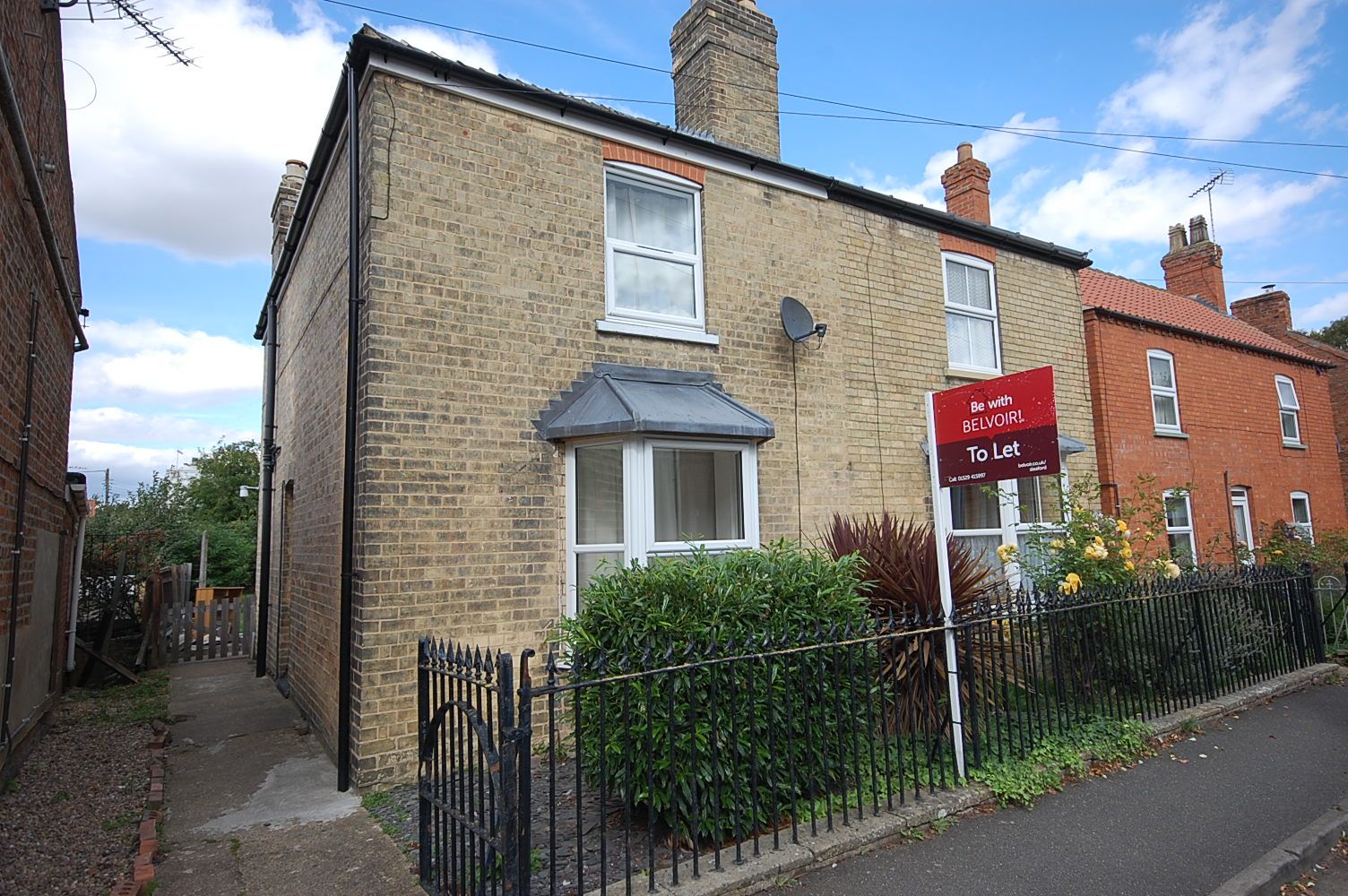 4 bed semidetached house to rent in Cameron Street, Heckington NG34