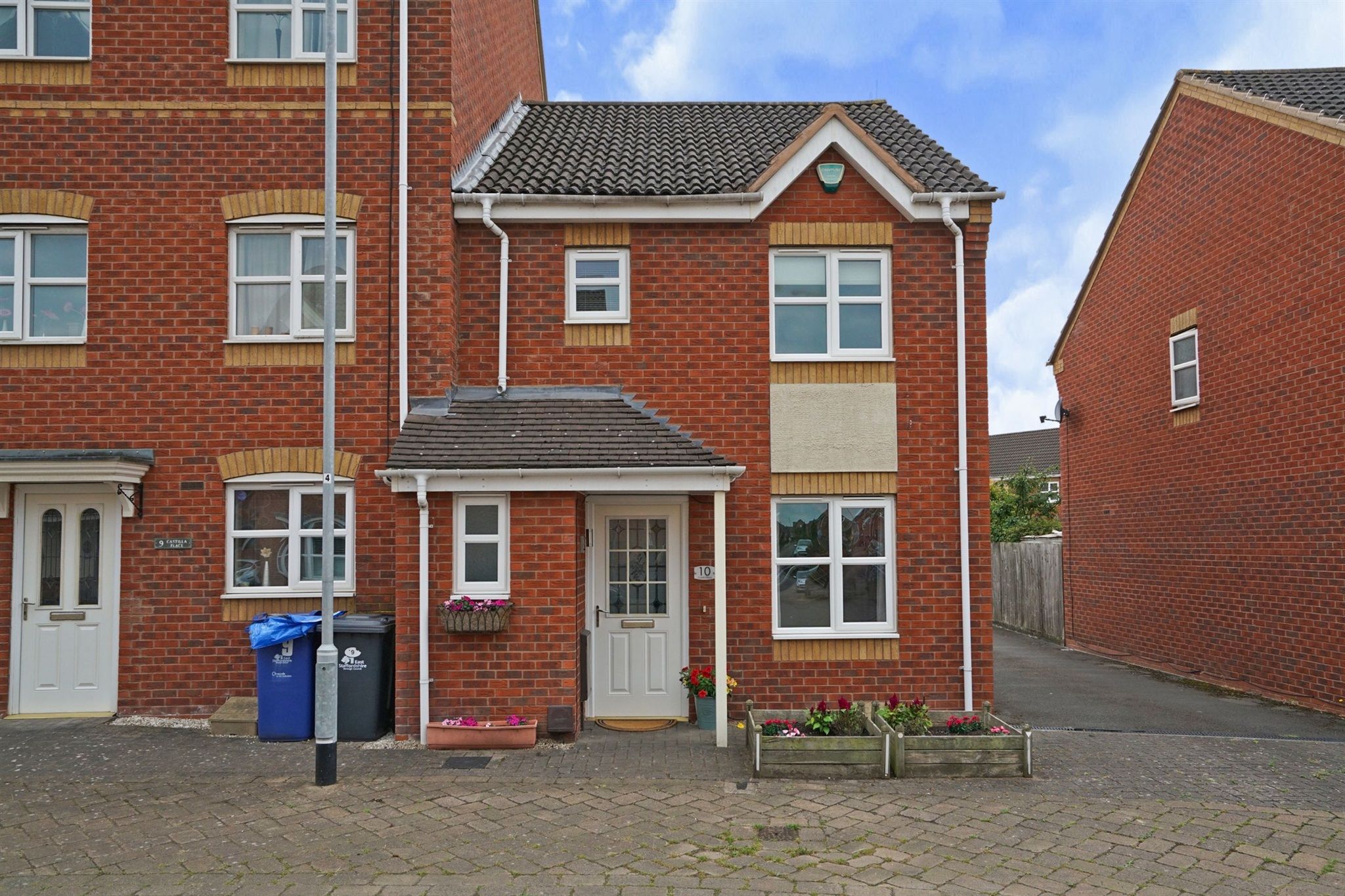 3 bed end terrace house for sale in Castilla Place, Stretton, BurtonOn