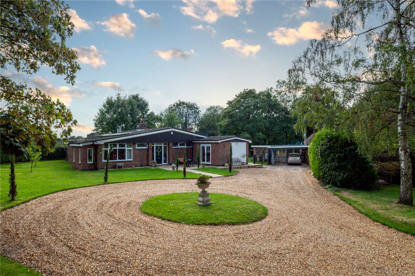 4 bed bungalow for sale in Comberford, Tamworth, Staffordshire B79 Zoopla