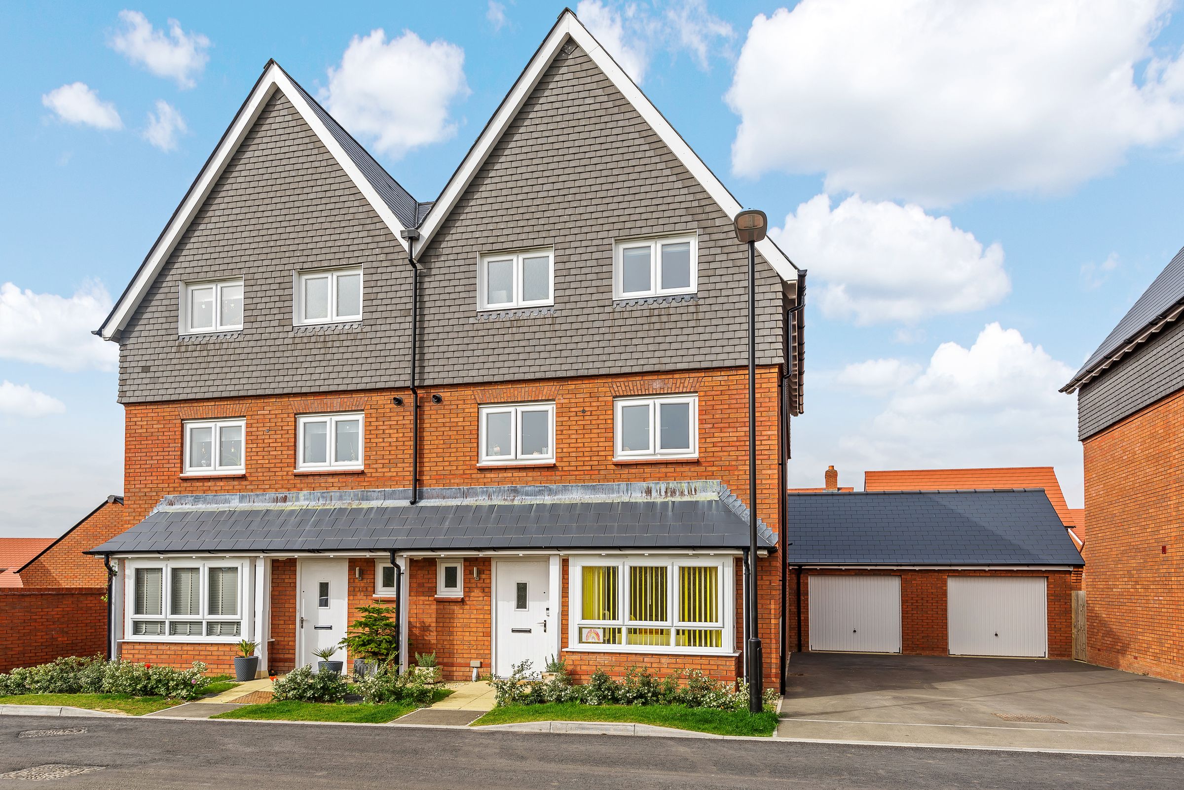 4 bed town house for sale in Maizey Road, Tadpole Garden Village, Swindon SN25 Zoopla