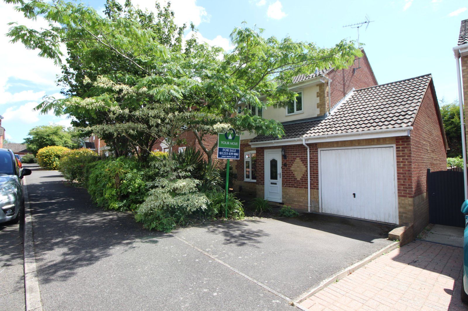 3 bed detached house for sale in Jersey Close, Kennington, Ashford