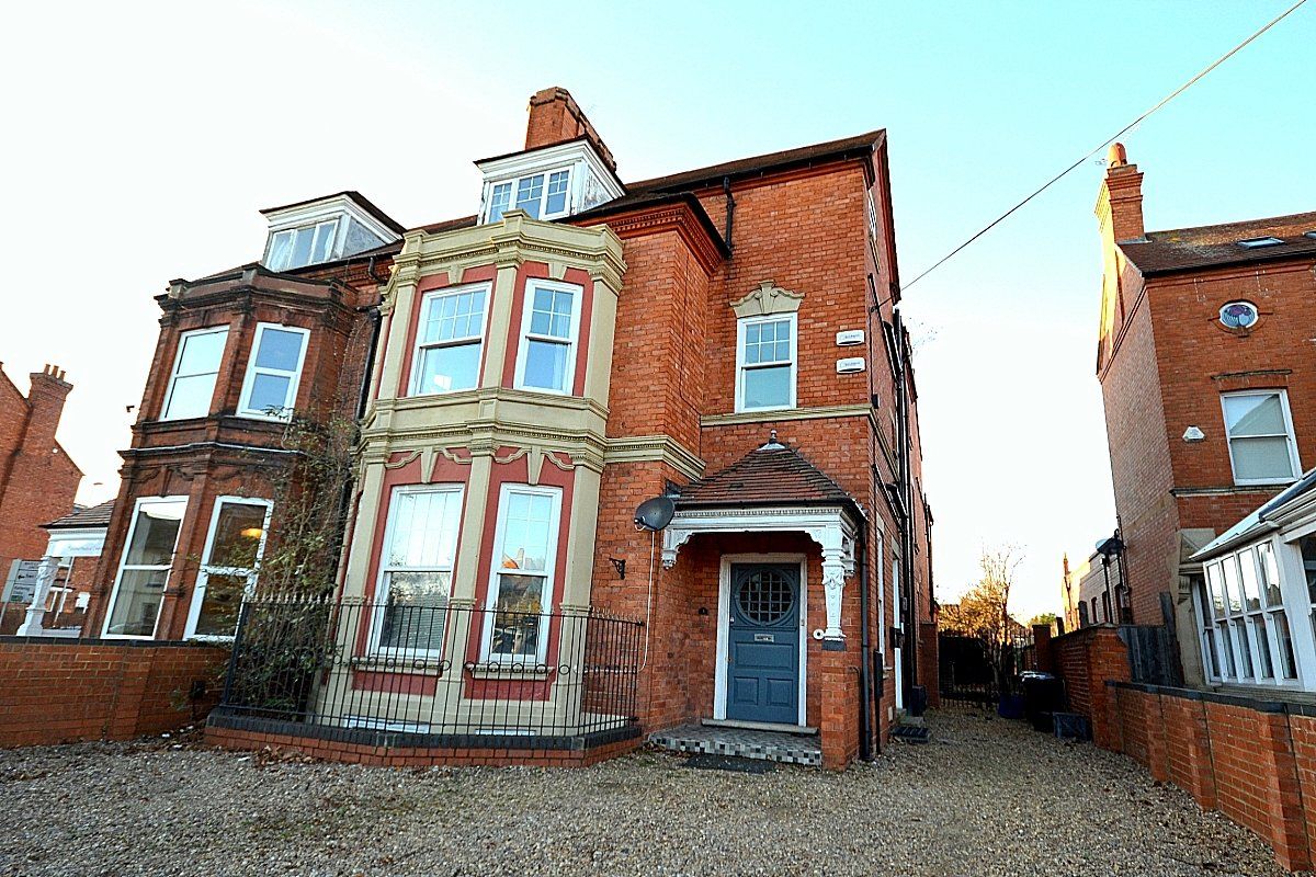 2 bed flat to rent in The Drive, Northampton NN1 Zoopla