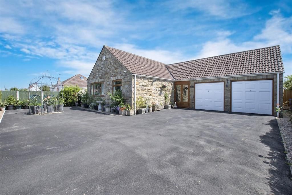 3 bed bungalow for sale in Kirton Lane, Thorne, Doncaster DN8 Zoopla