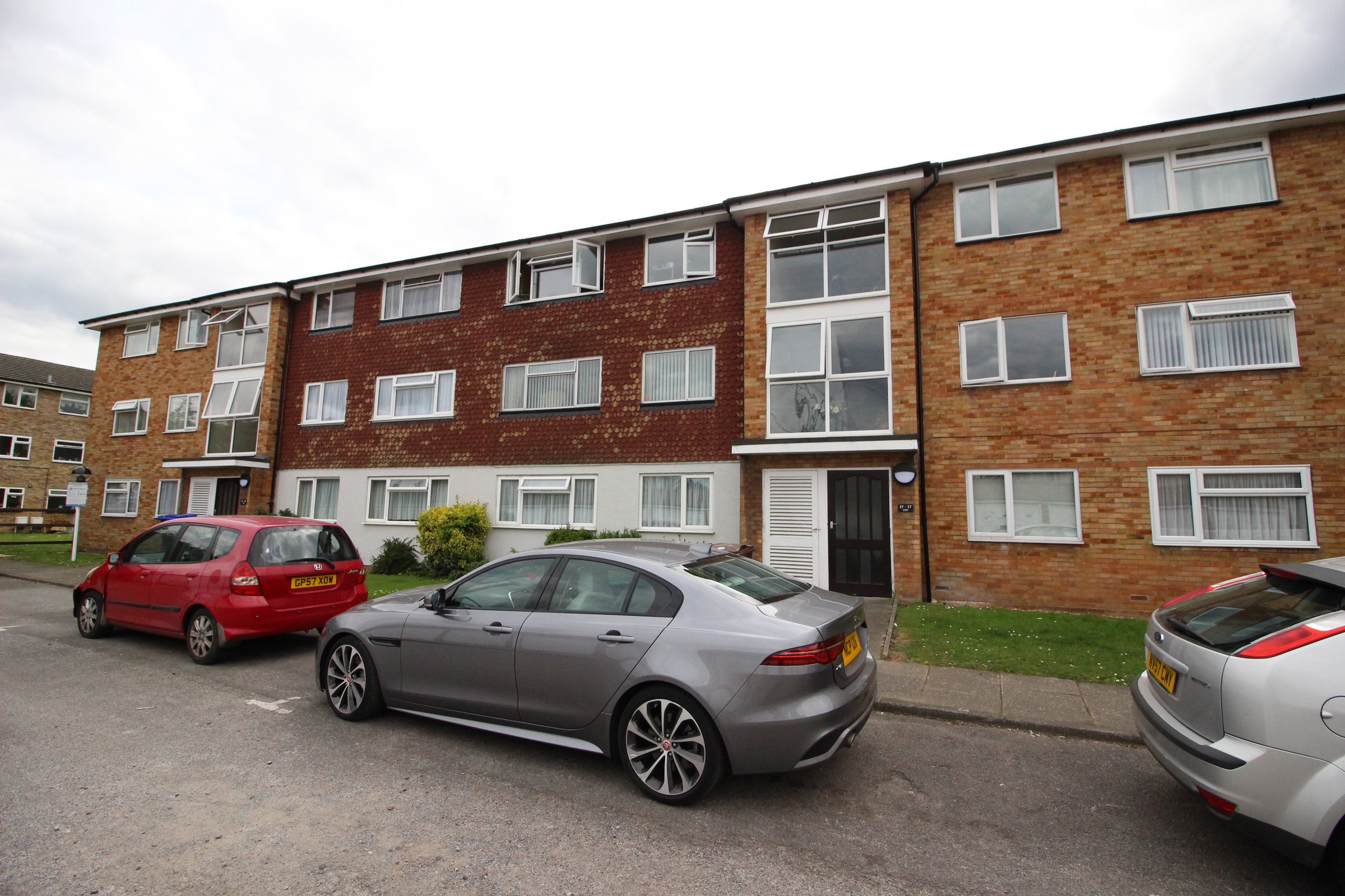 2 bed flat for sale in North Cheam, Surrey SM3 Zoopla