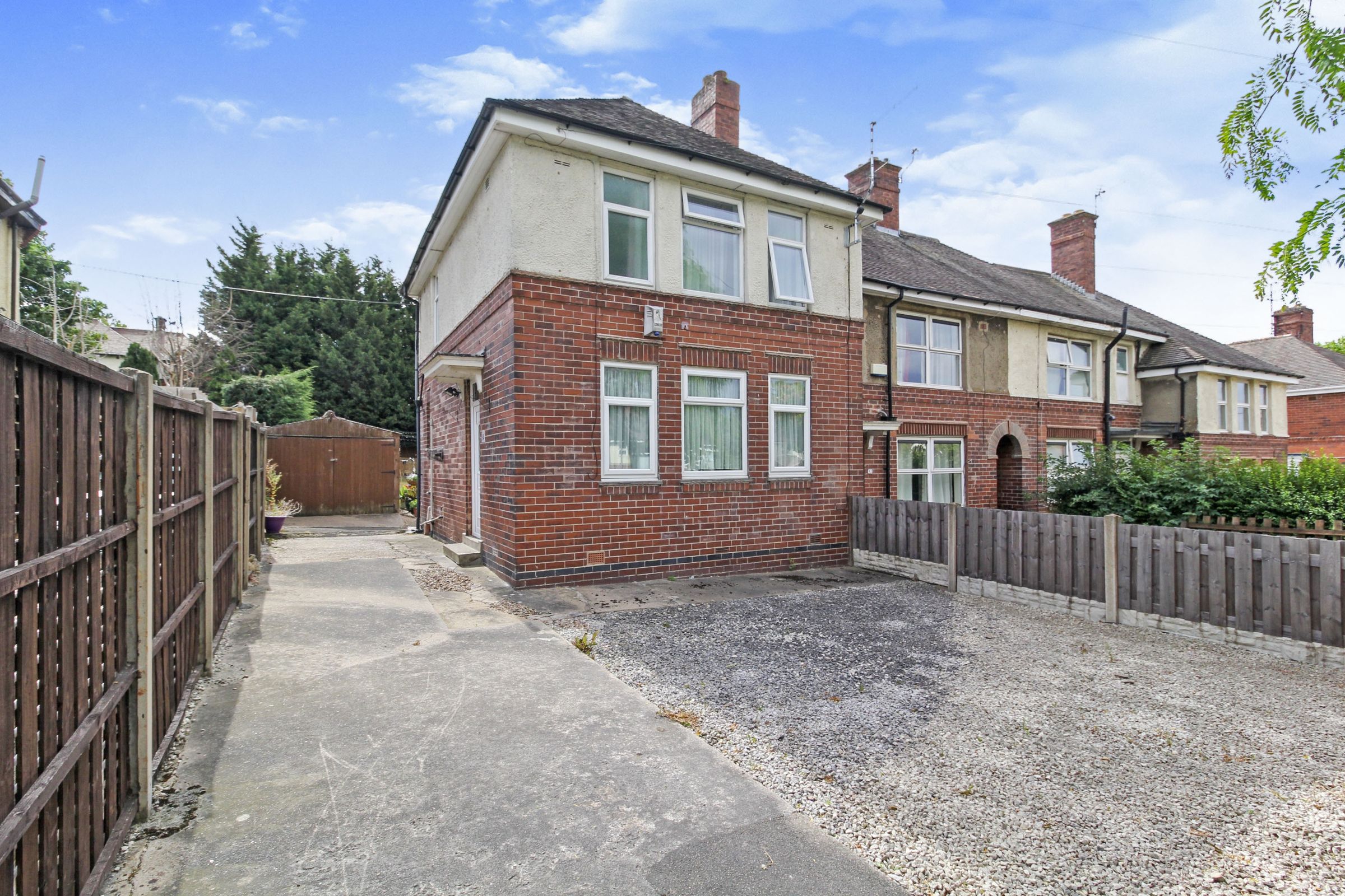3 bed end terrace house for sale in Hartley Brook Road, Sheffield S5