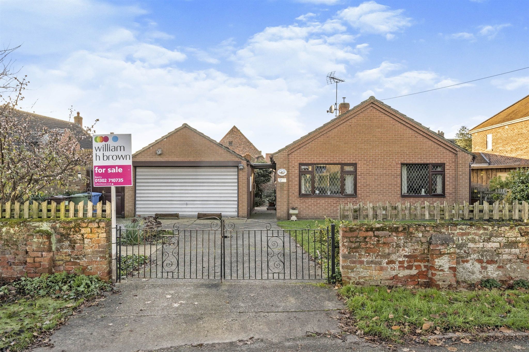 3 bed detached bungalow for sale in Dame Lane, Misson, Doncaster DN10