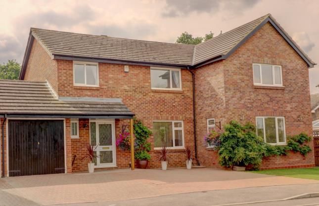 Westrope Way, Bedford, Bedfordshire MK41  