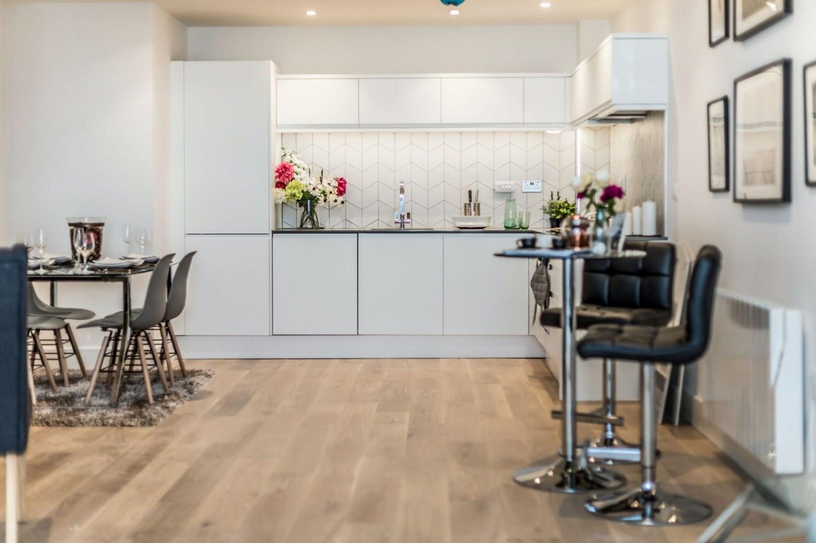 2 bed property to rent in Russell House, Russell Mews BN1 Zoopla