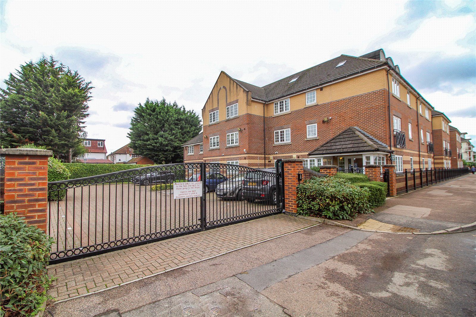 2 bed flat for sale in Cockfosters Road, Cockfosters, EN4 Zoopla