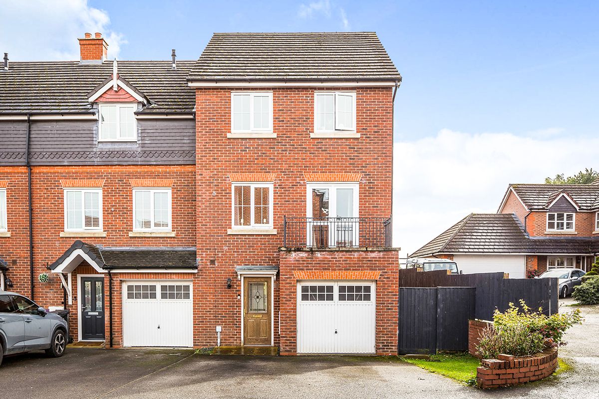 4 bed semidetached house for sale in Milars Field, Morda, Oswestry