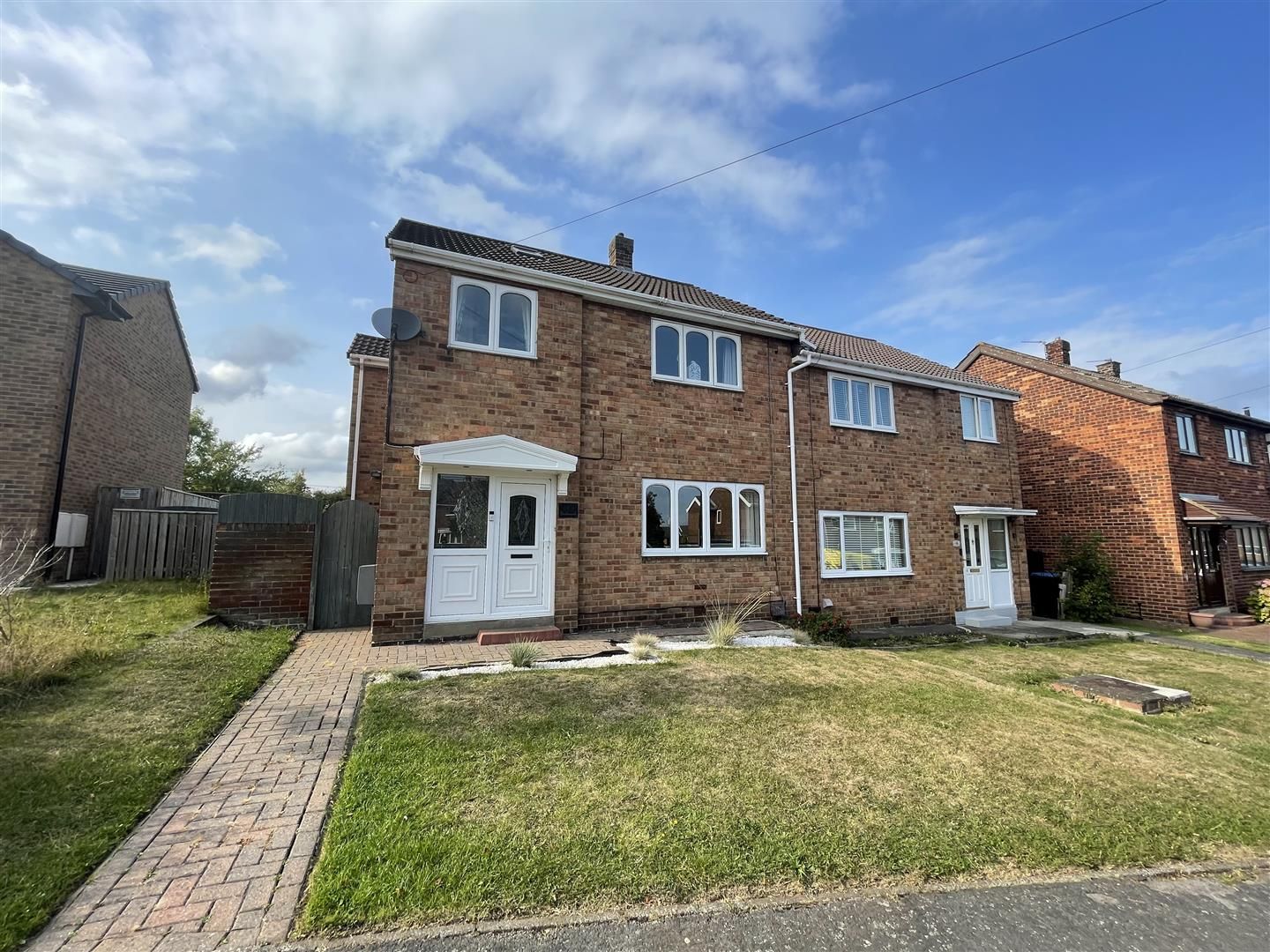3 bed semidetached house for sale in Beechwoods, South Pelaw, Chester