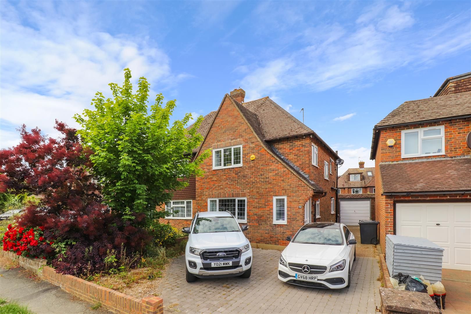 3 bed semidetached house for sale in Harebeating Drive, Hailsham BN27