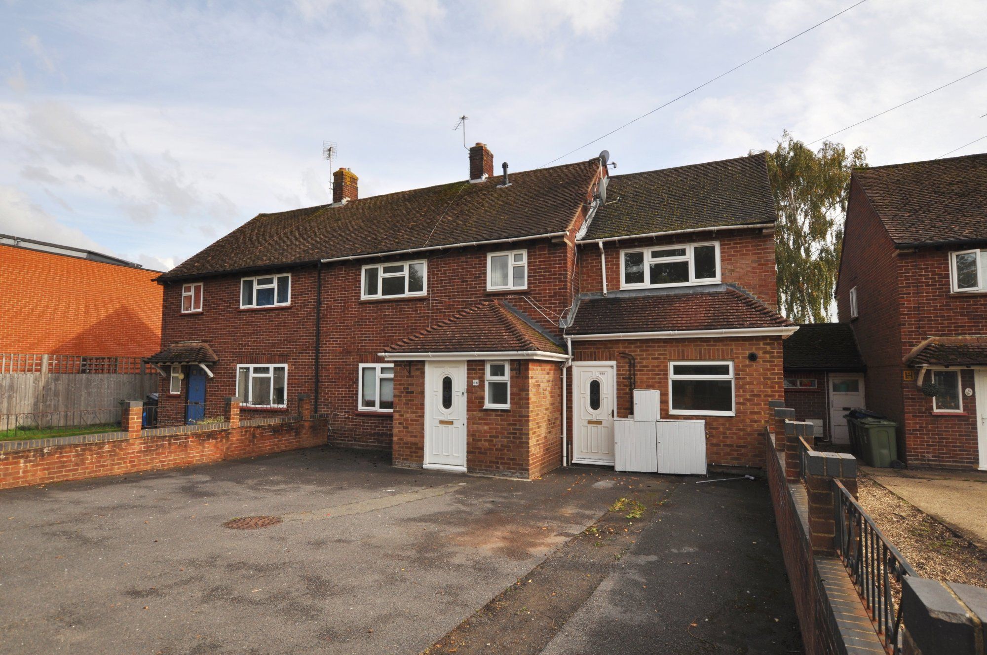 Larch Avenue, Guildford GU1