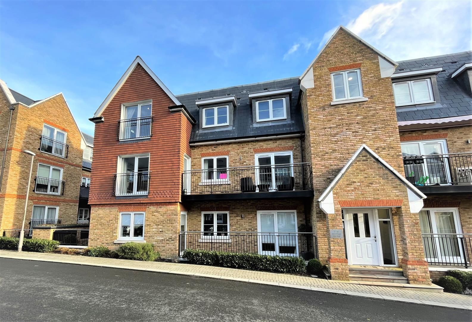 2 bed flat for sale in Eden Road, Dunton Green, Sevenoaks TN14 Zoopla