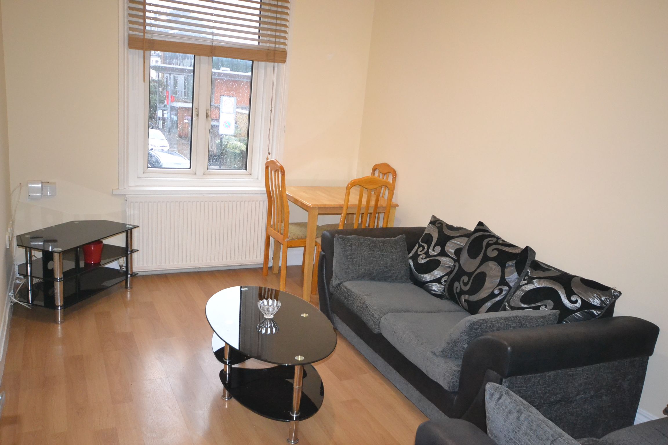 2 bed flat to rent in Kilburn High Road, London NW6 Zoopla
