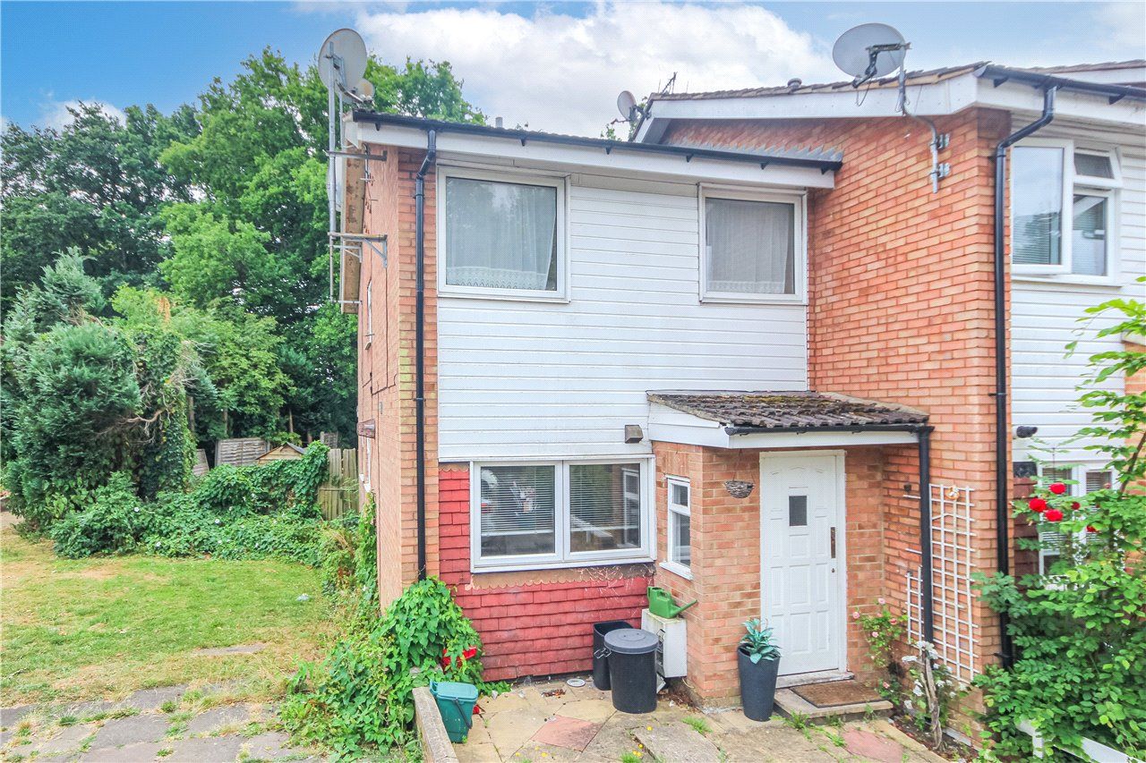 3 bed end terrace house for sale in Drakes Drive, St. Albans