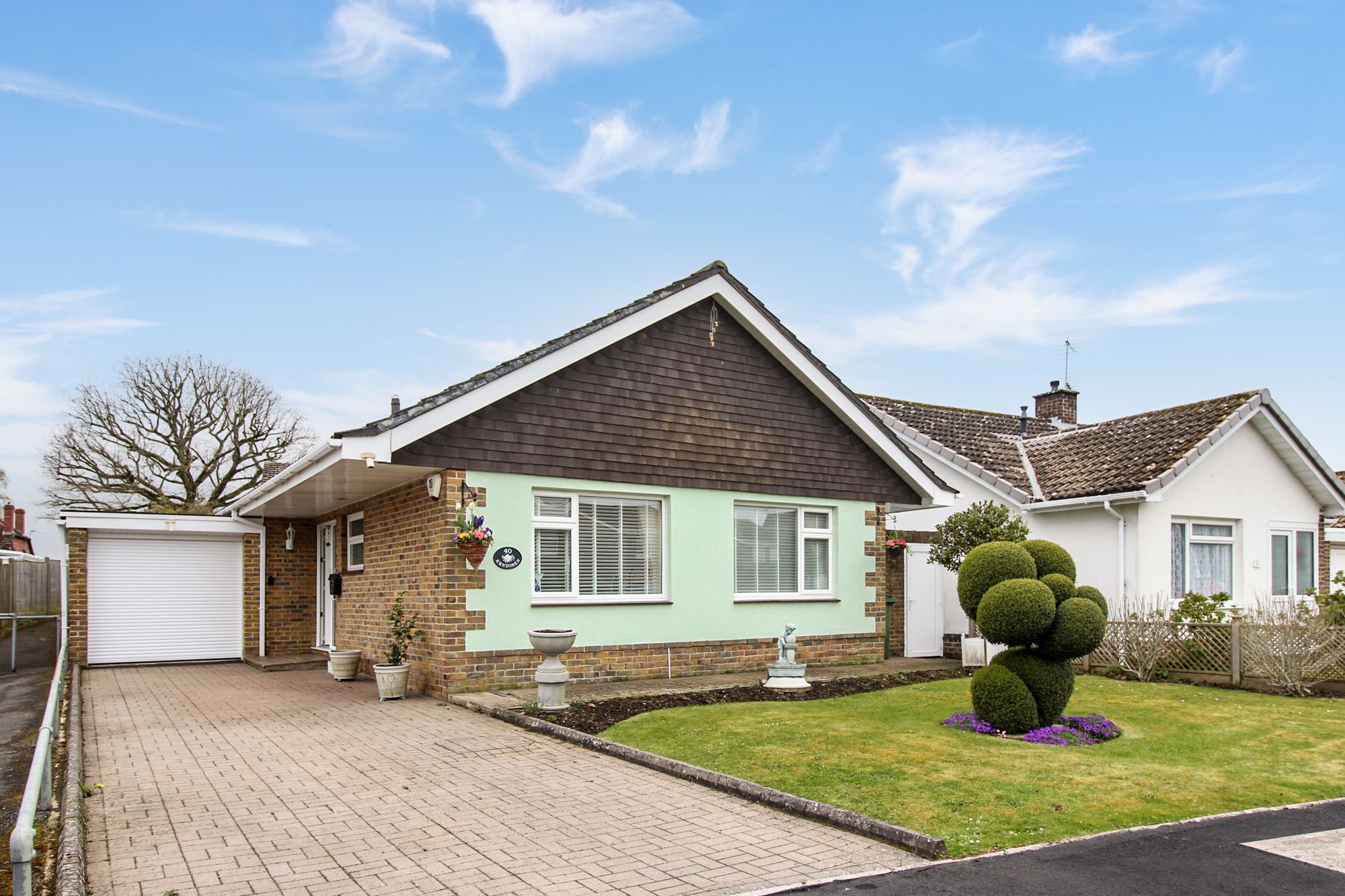 2 bed detached bungalow for sale in Damask Way, Warminster BA12 Zoopla