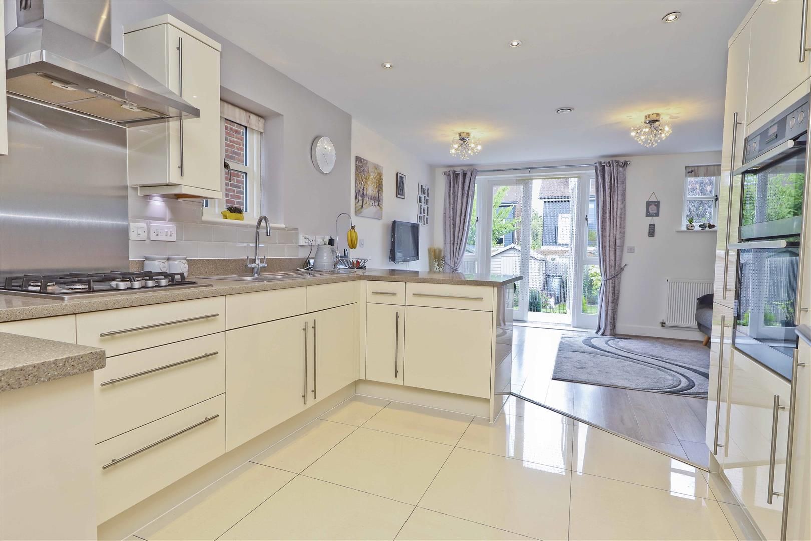 3 bed semidetached house for sale in Mill Drive, Ruislip HA4 Zoopla