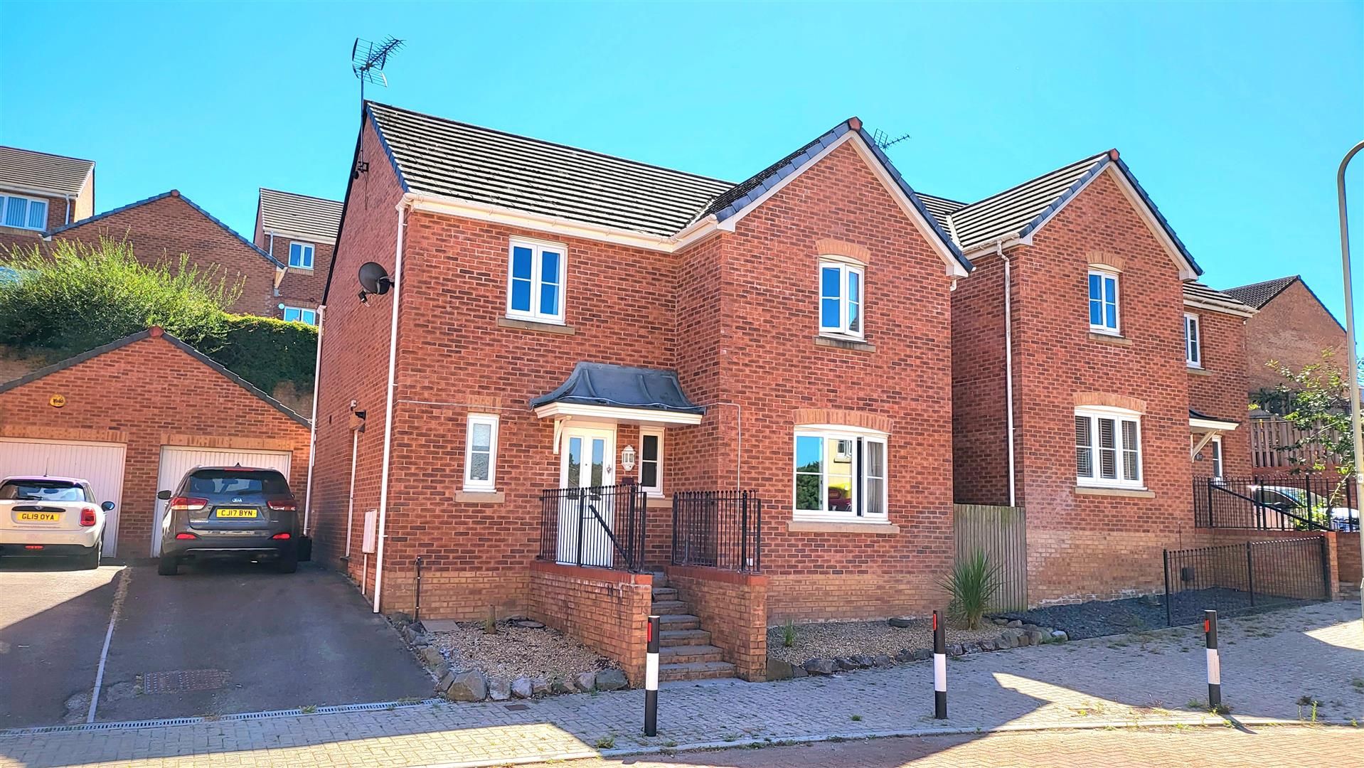 4 bed detached house for sale in Kingfisher Road, North Cornelly