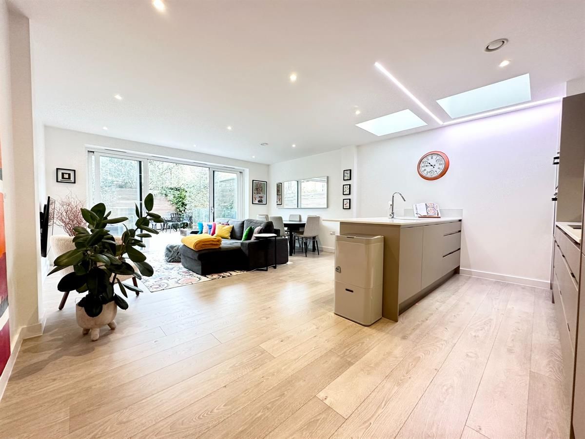 3 bed flat to rent in Munster Road, Fulham SW6 Zoopla
