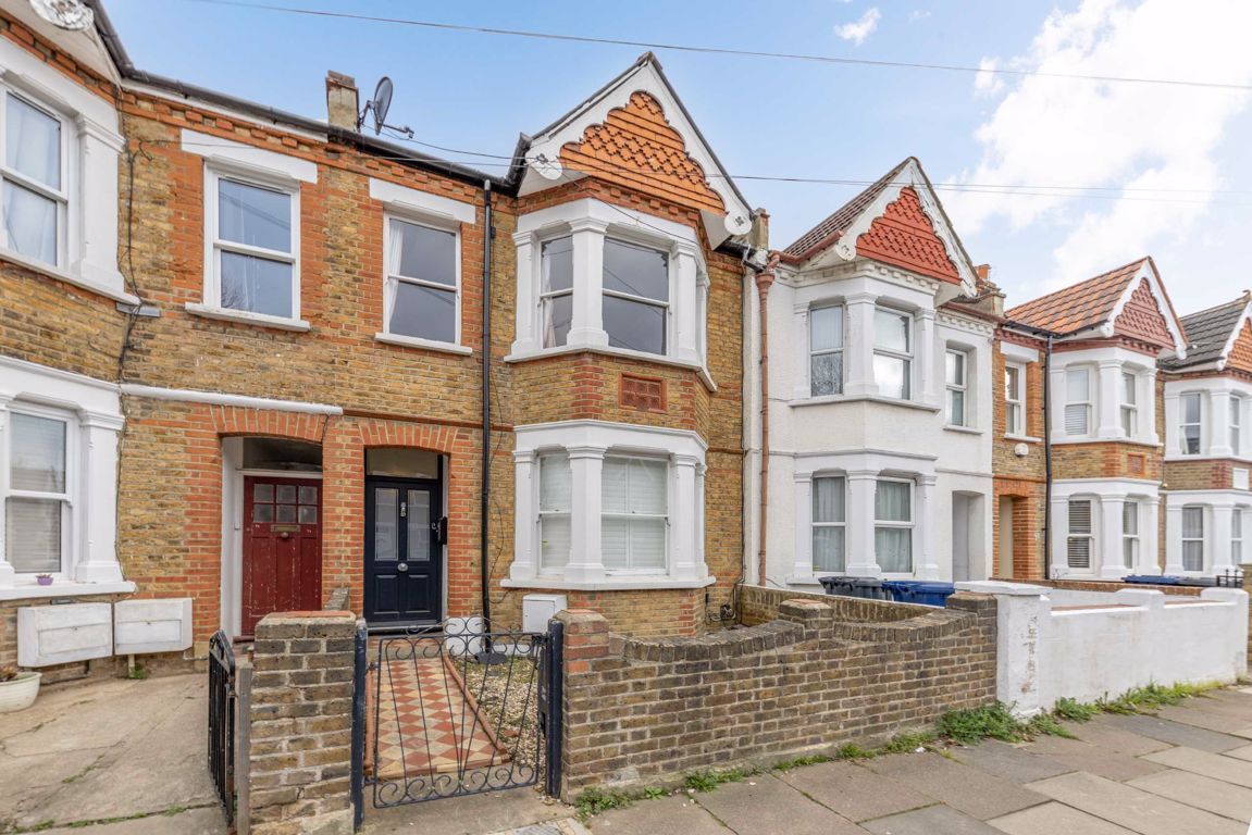 4 bed property for sale in Grosvenor Road, London W7 Zoopla