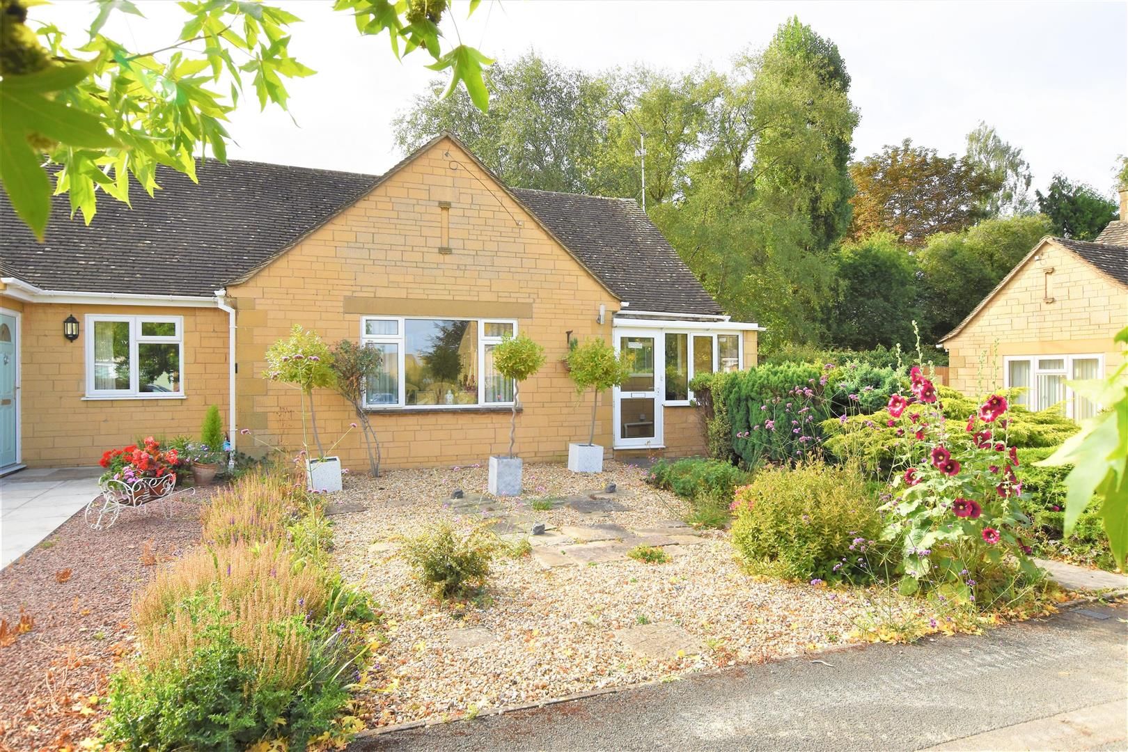 3 bed semidetached bungalow for sale in Frampton Drive, Willersey