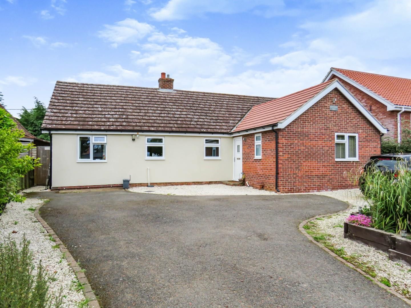 4 bed detached bungalow for sale in Brandon Road, Methwold, Thetford