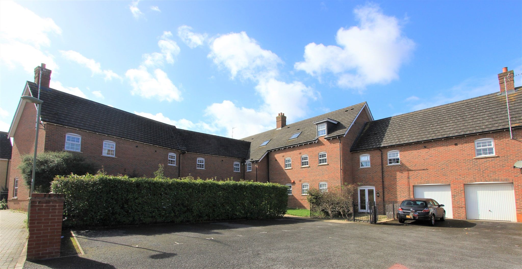 2 bed flat for sale in Red Kite Way, Didcot OX11 Zoopla
