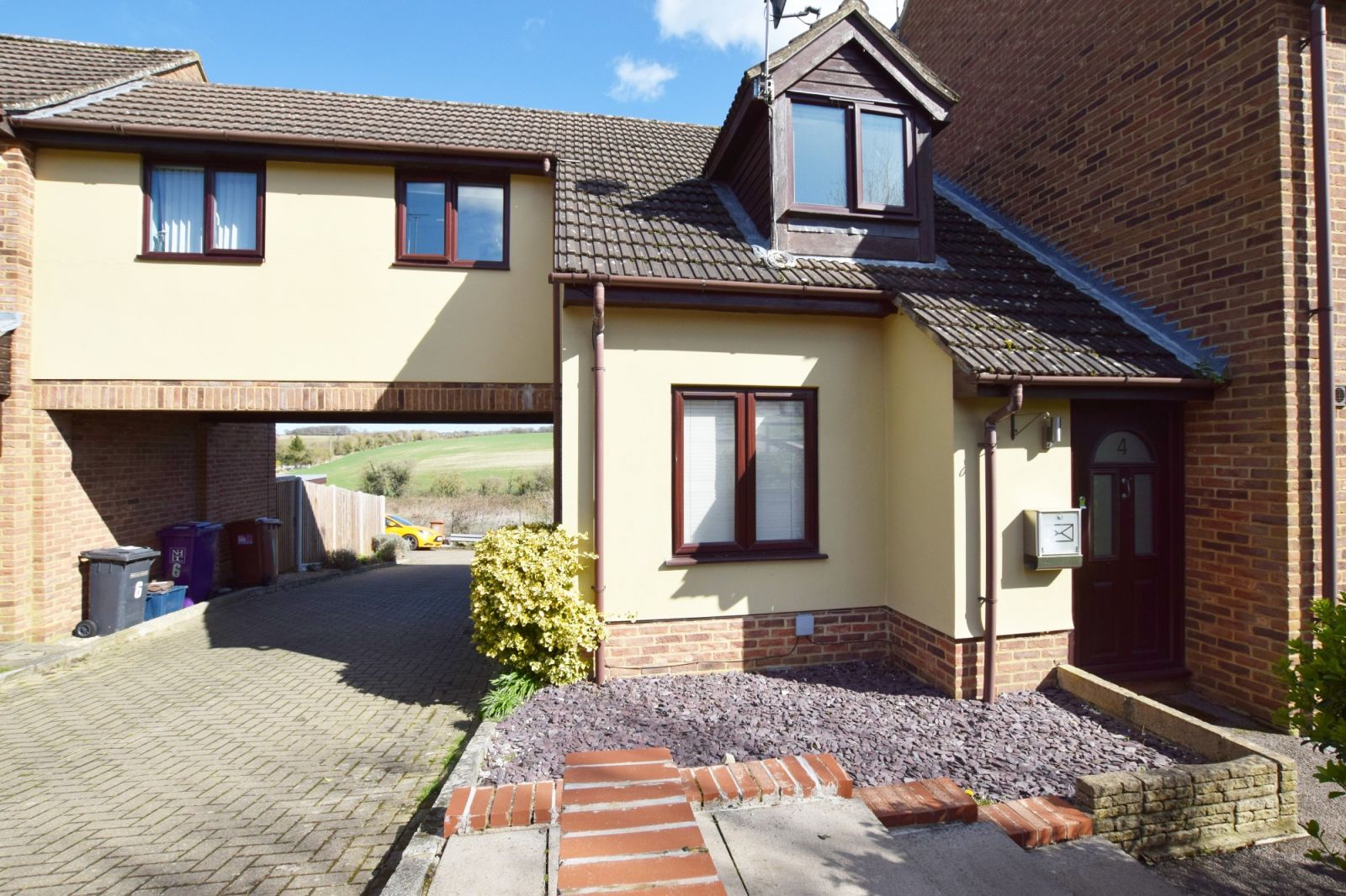 2 bed end terrace house for sale in Mayflower Close, Codicote, Hitchin