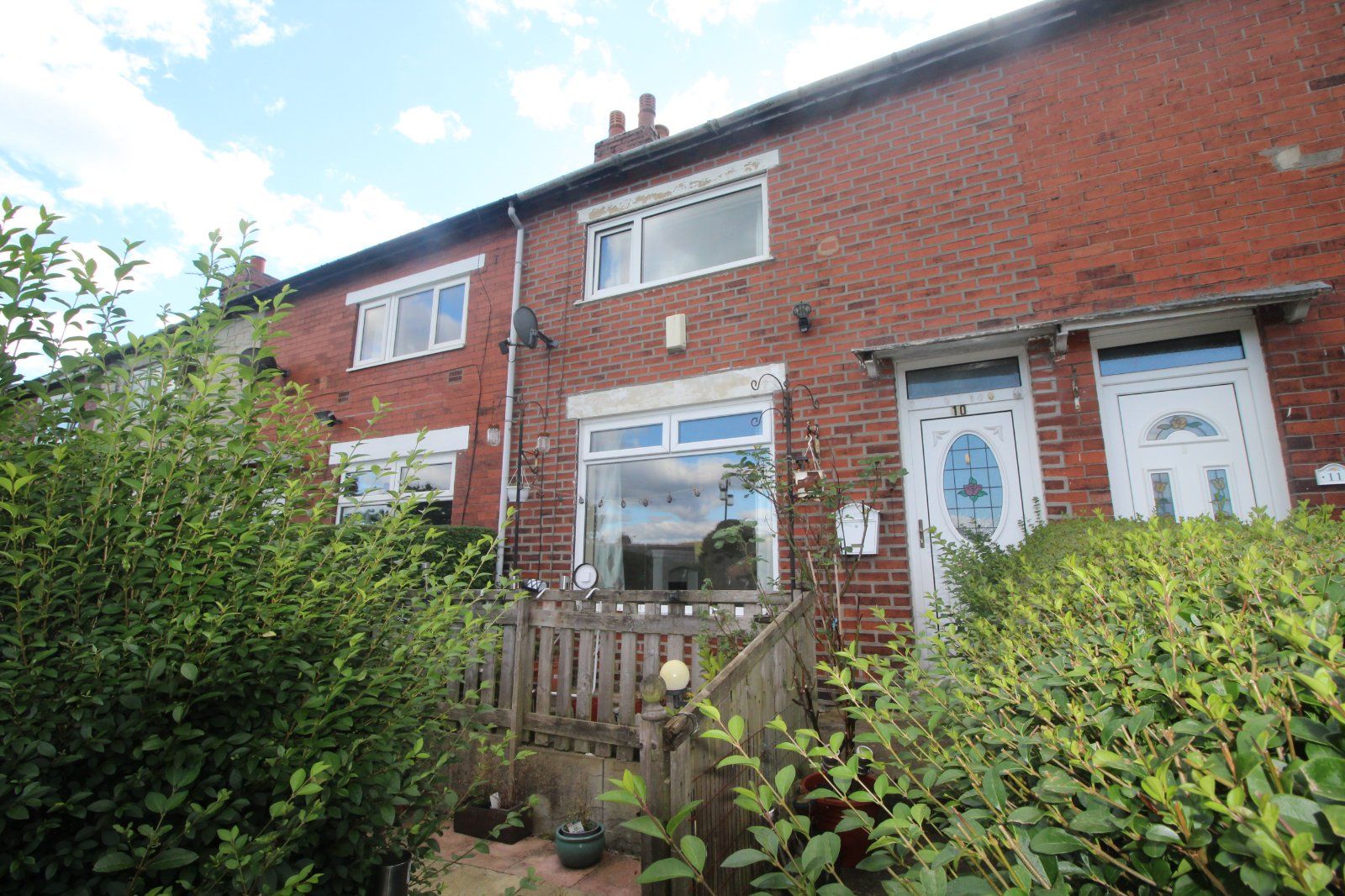 2 bed terraced house for sale in Laurel Crescent, Halifax, West