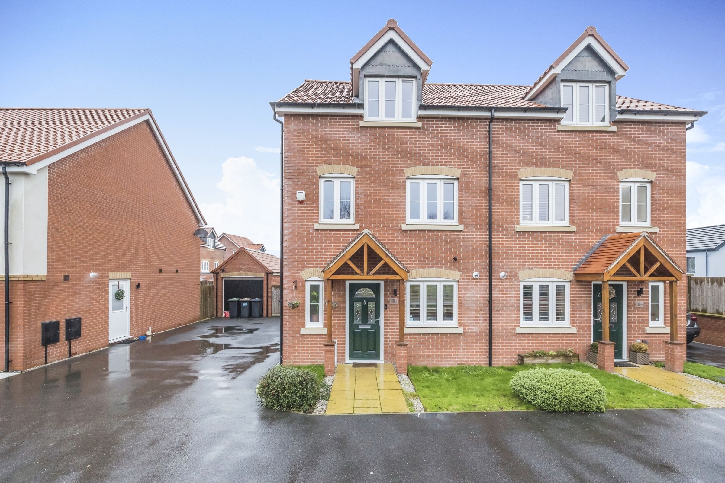 4 bed semidetached house for sale in Field Farm Way, Stapleford, Nottingham NG9 Zoopla