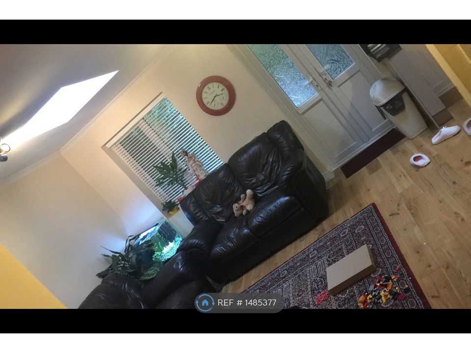 5 bed semidetached house to rent in Birchway, Hayes UB3 Zoopla