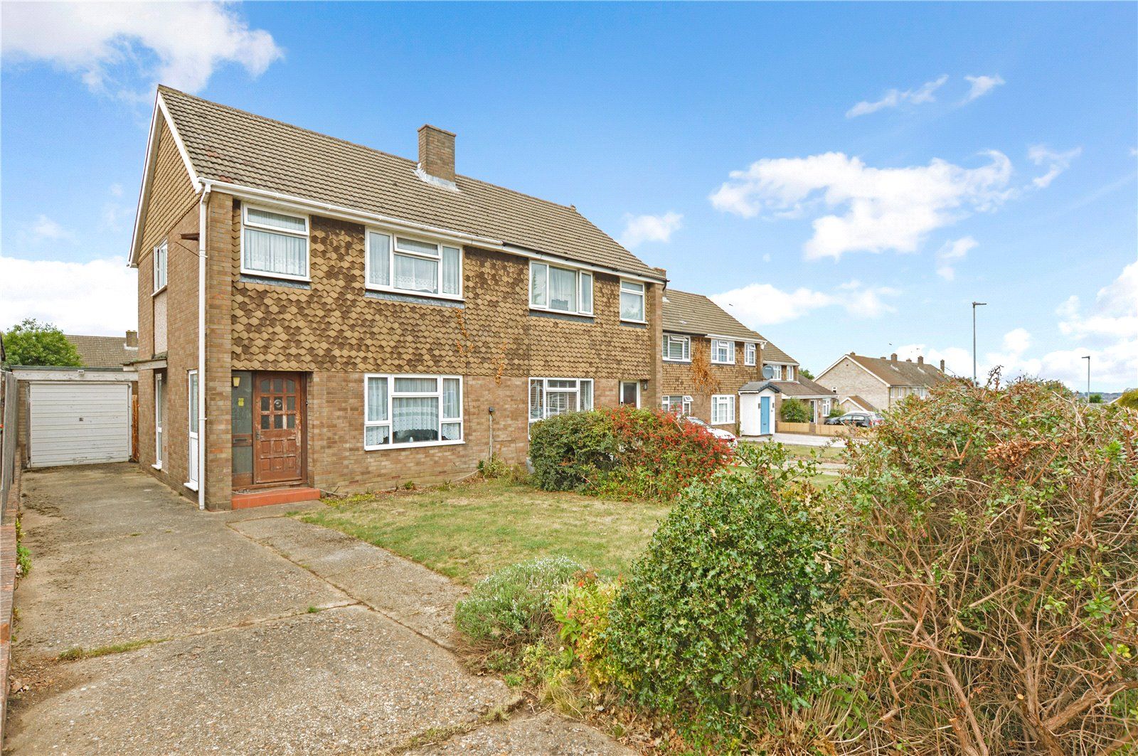 3 bed semidetached house for sale in Oldhill, Dunstable, Bedfordshire