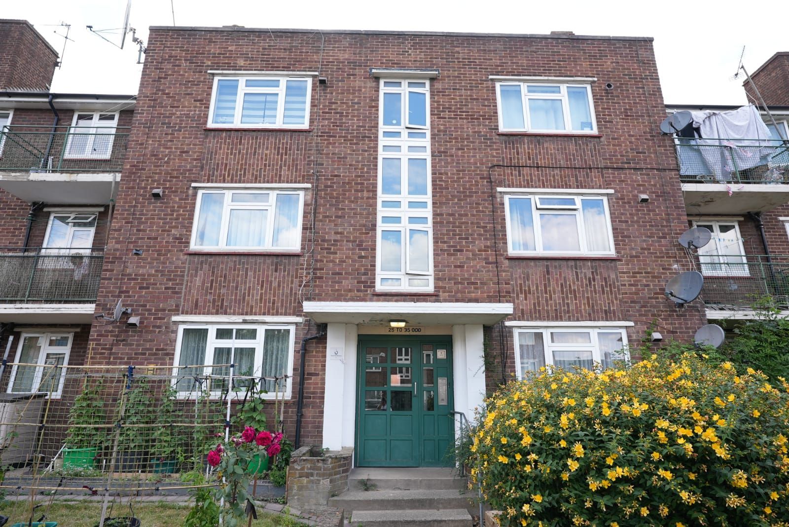 3 bed flat to rent in Trafalgar Avenue, London N17 Zoopla