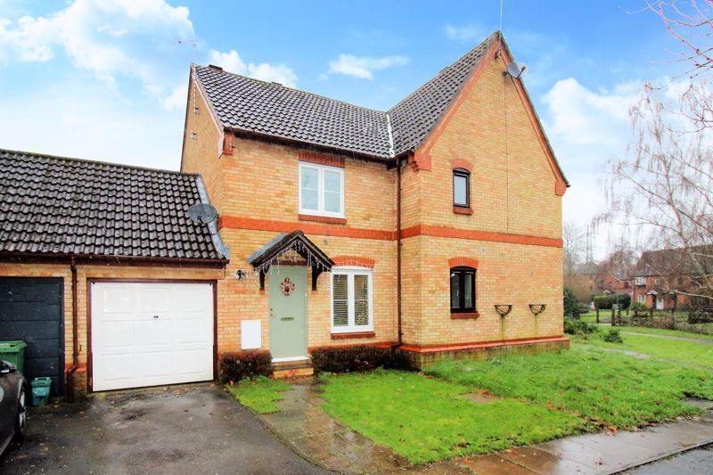 2 bed semidetached house for sale in Suffolk Drive, Burpham, Guildford
