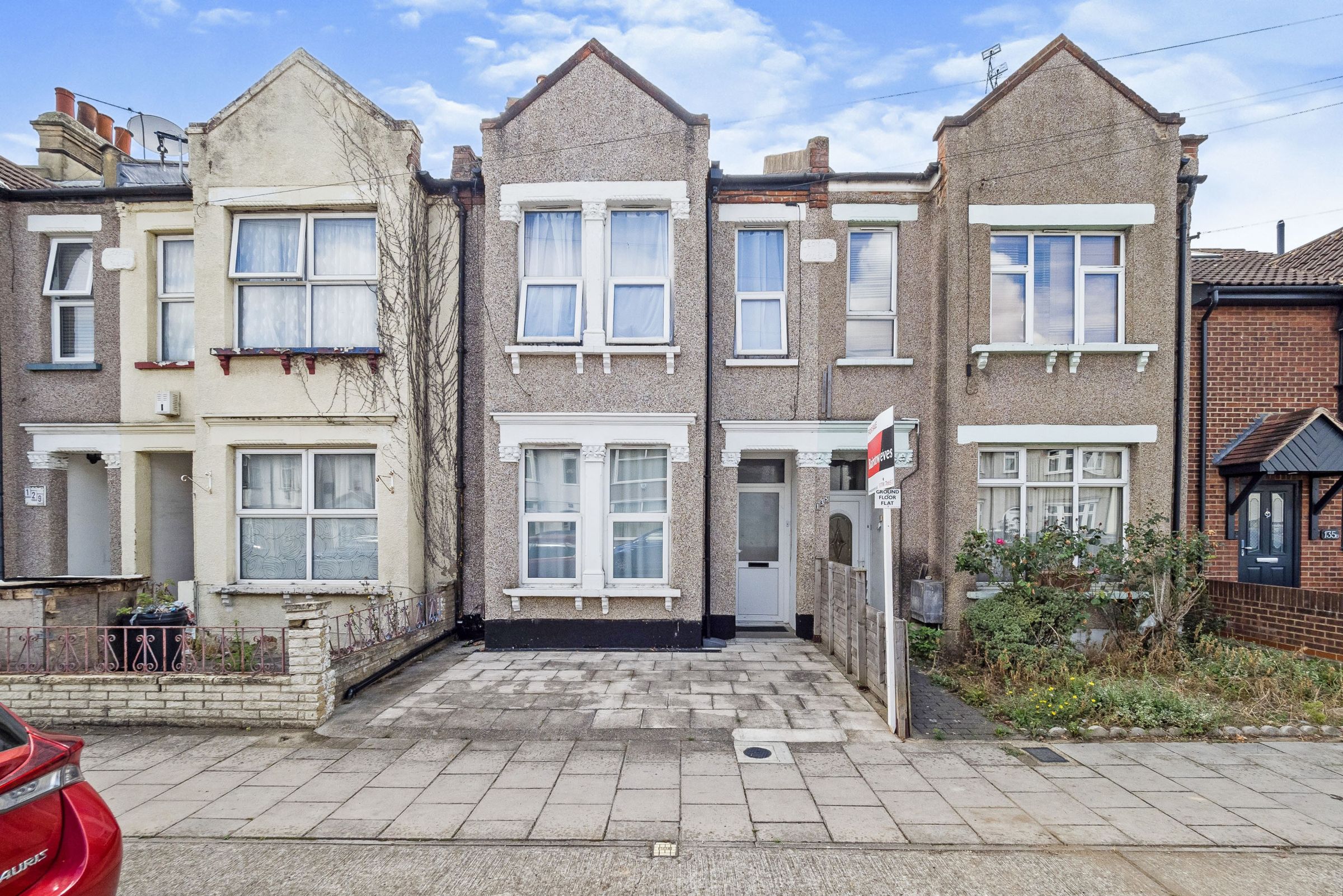 2 bed flat for sale in Marlborough Road, Romford RM7 Zoopla