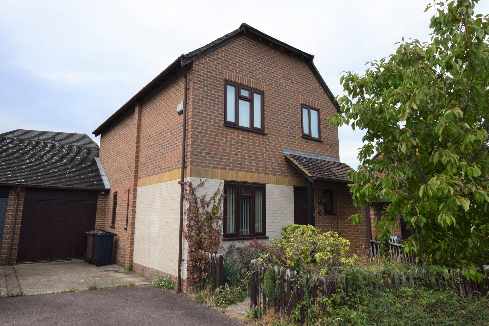 3 bed linkdetached house for sale in Reedmace Close, Singleton