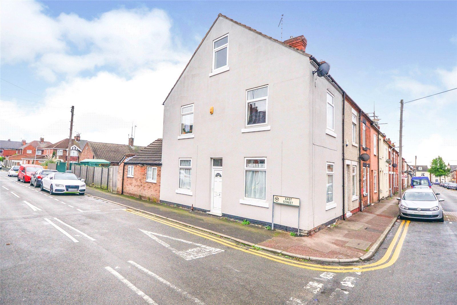 3 bed end terrace house for sale in East Street, SuttonInAshfield