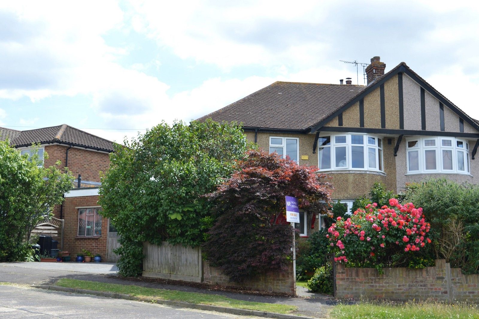 4 bed semidetached house for sale in Devon Way, West Ewell, Surrey