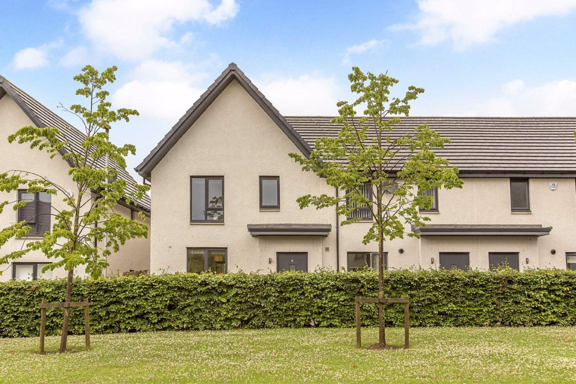 Burne Cruick, Edinburgh EH12  