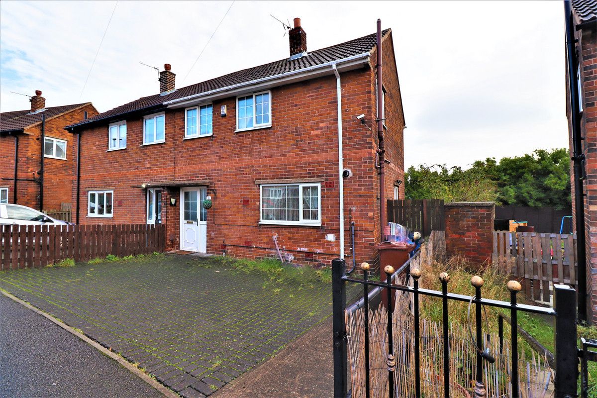 3 bed semidetached house for sale in Swaithedale, Worsbrough Barnsley