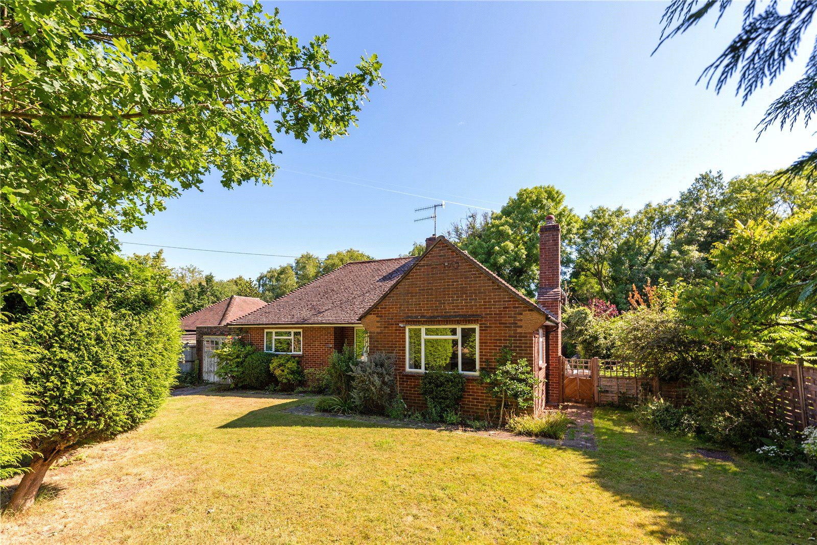 3 bed bungalow for sale in Broadford Road, Peasmarsh, Guildford, Surrey GU3 Zoopla