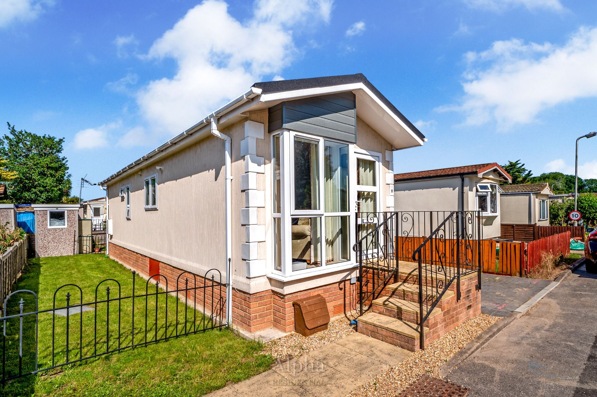 11 Albert Avenue, Chertsey KT16  