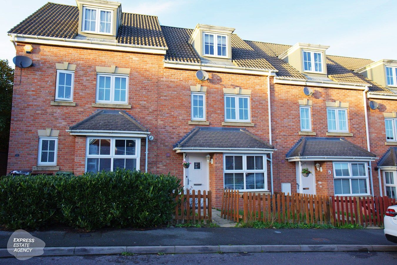 4 bed terraced house for sale in Aintree Road, Corby NN18 Zoopla