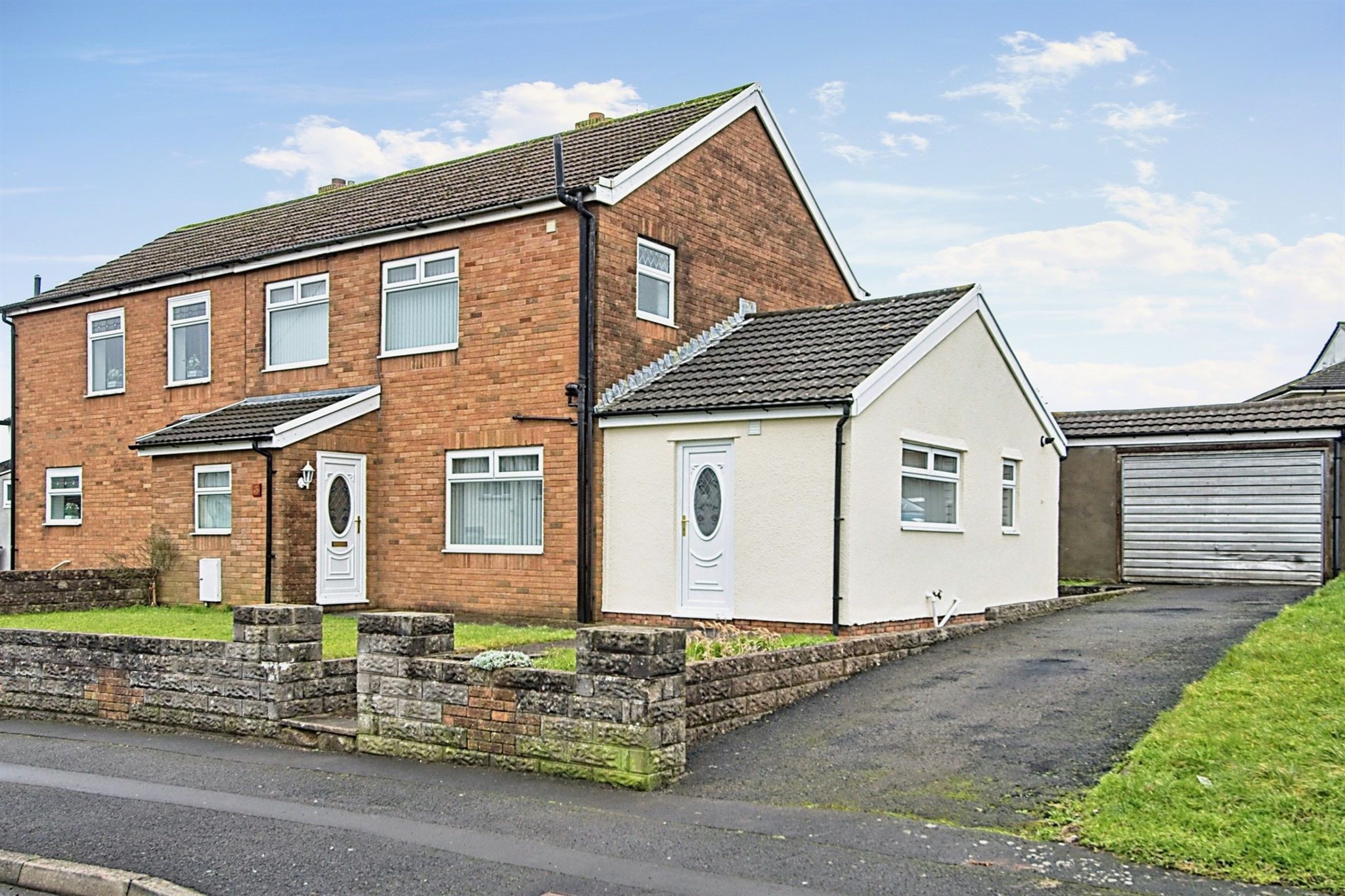 3 bed semidetached house for sale in Beech Road, Llanharry, Pontyclun
