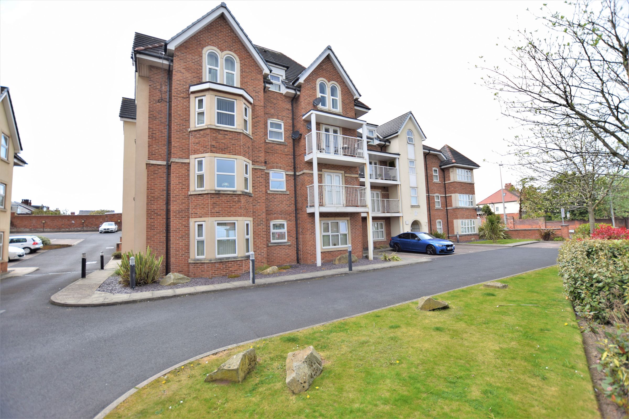2 bed flat for sale in Whitegate Drive, Blackpool FY3 Zoopla