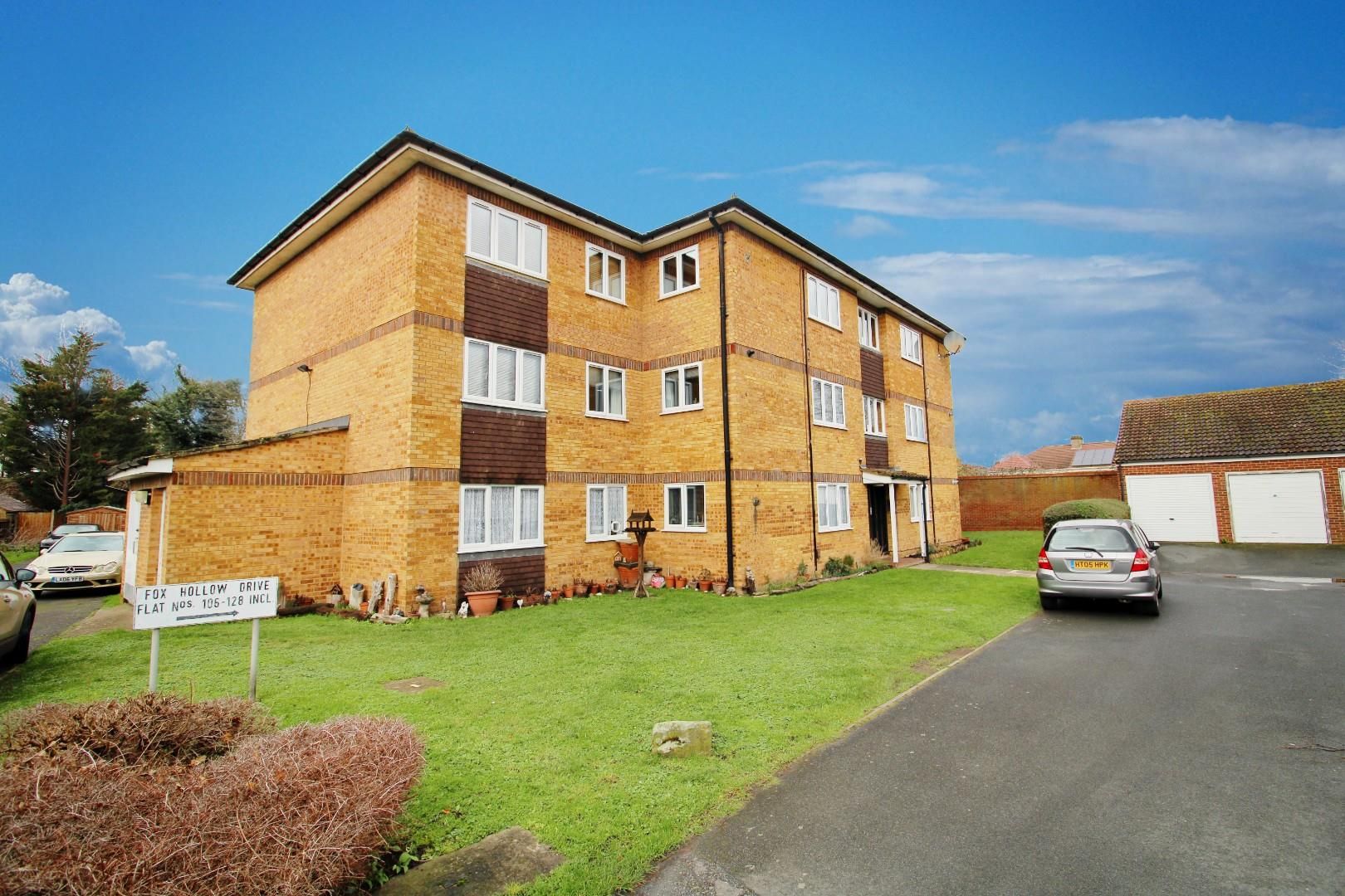 2 bed flat for sale in Fox Hollow Drive, Bexleyheath DA7 Zoopla